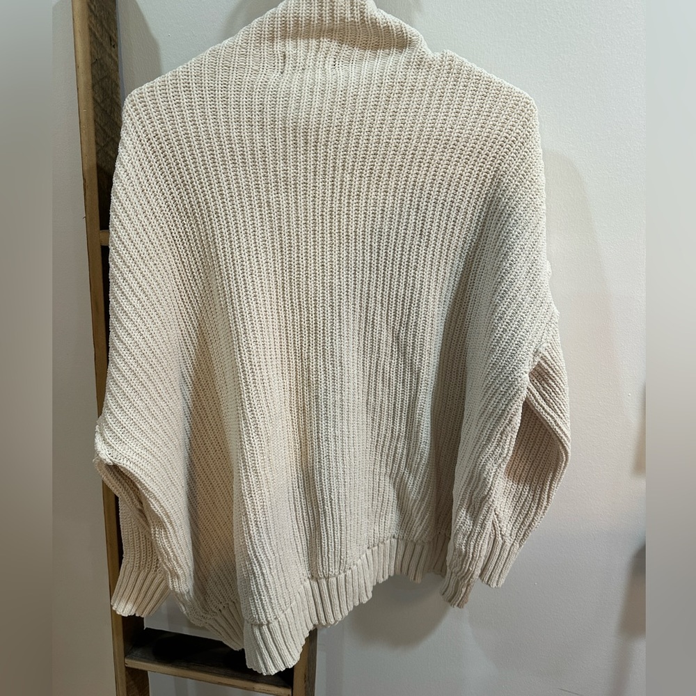 5/$25 Aerie oversized sweater - Picture 3 of 4